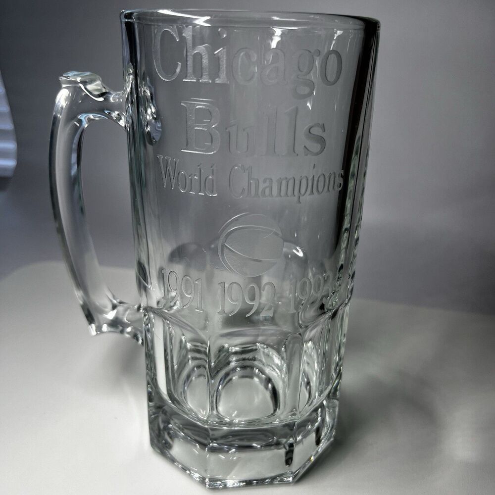 Vintage Chicago Bulls 3-Peat World Champions Glass Beer Mug Stein 1991 1992 1993